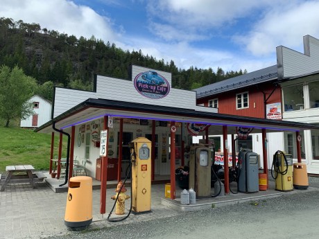 Pw3SN5L7Q8W3pVBX9QBbbQ